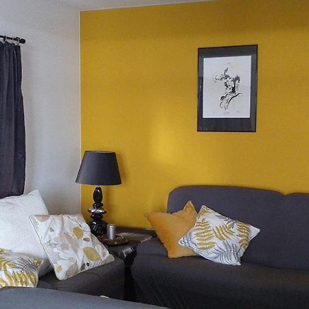 Chez Chantal - Appartement Privatif Yvoir Экстерьер фото