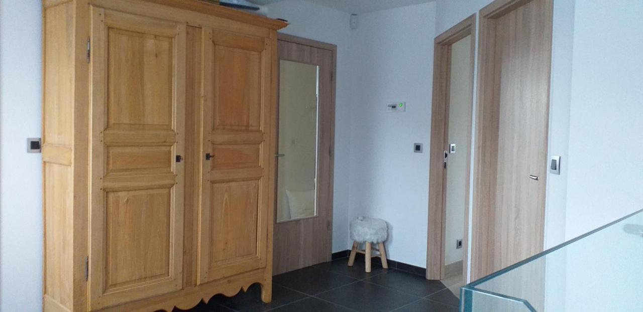 Chez Chantal - Appartement Privatif Yvoir Экстерьер фото
